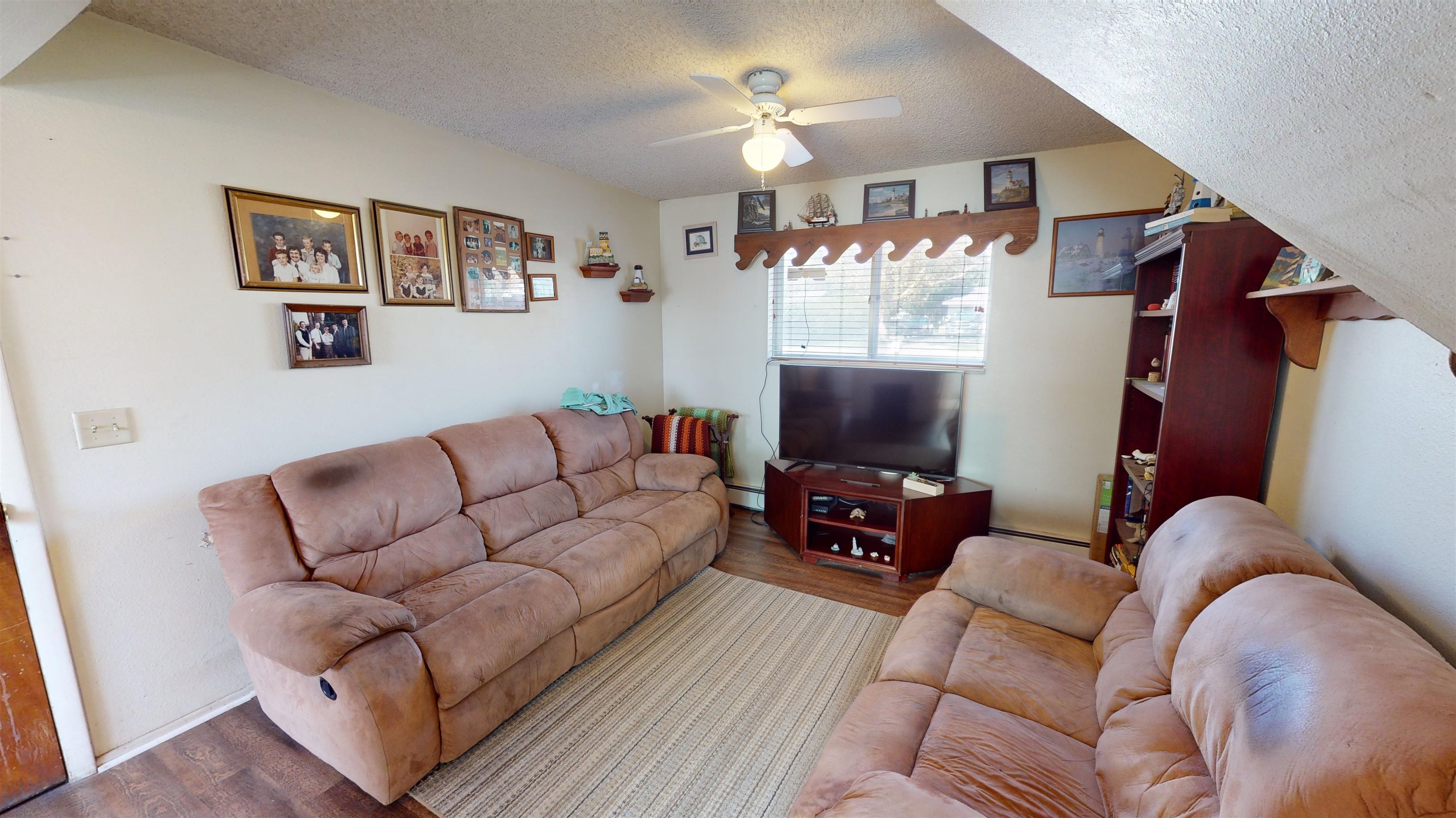 2869 1/2 Elm Avenue