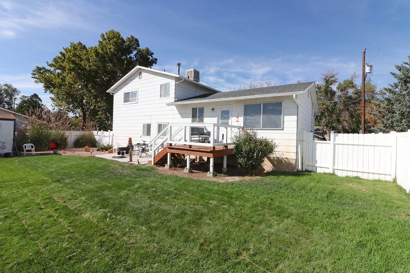 2869 1/2 Elm Avenue