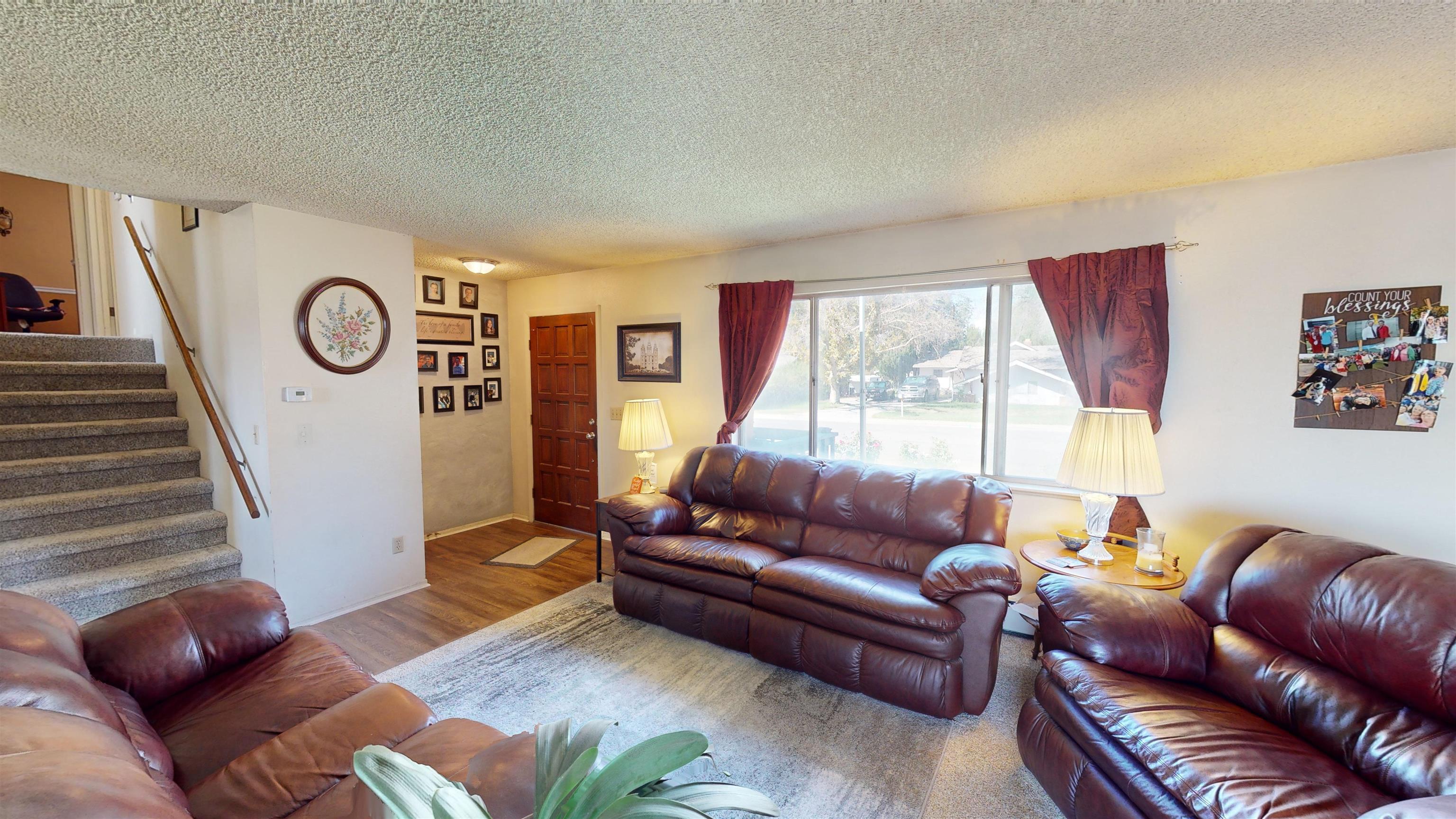 2869 1/2 Elm Avenue