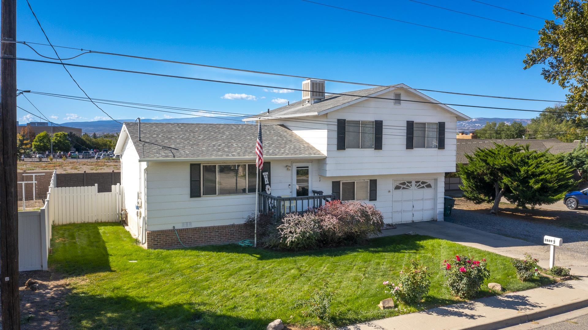 2869 1/2 Elm Avenue