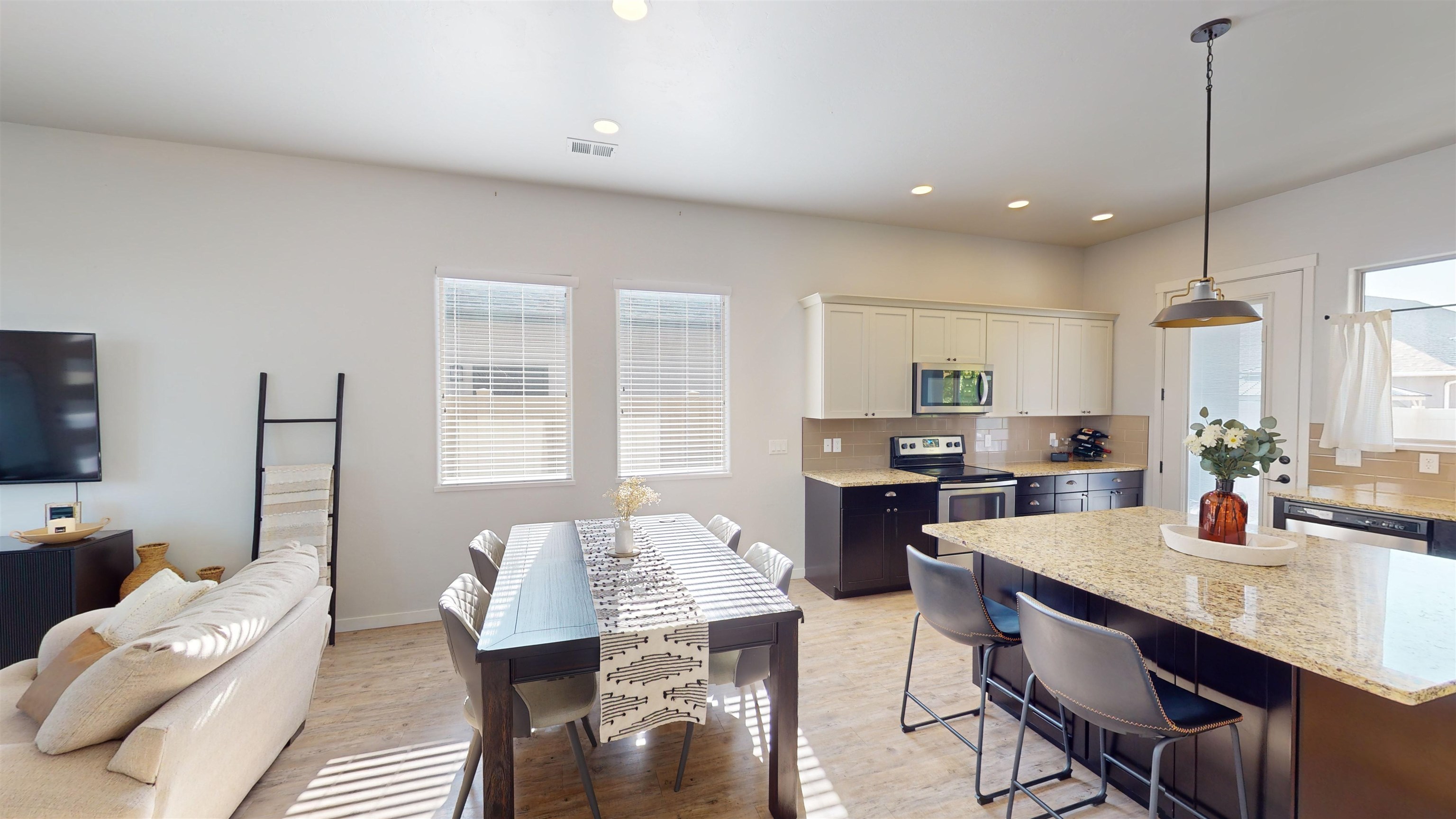 2485 Apex Avenue