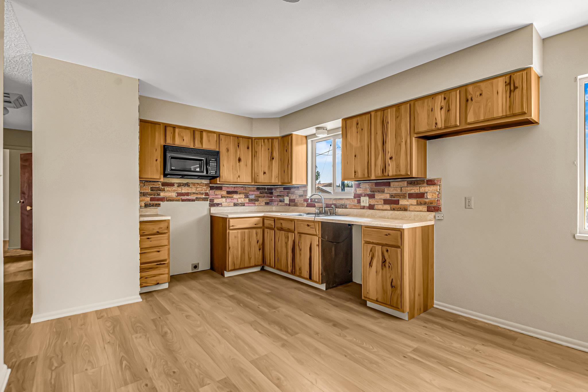 3215 1/2 Rood Avenue