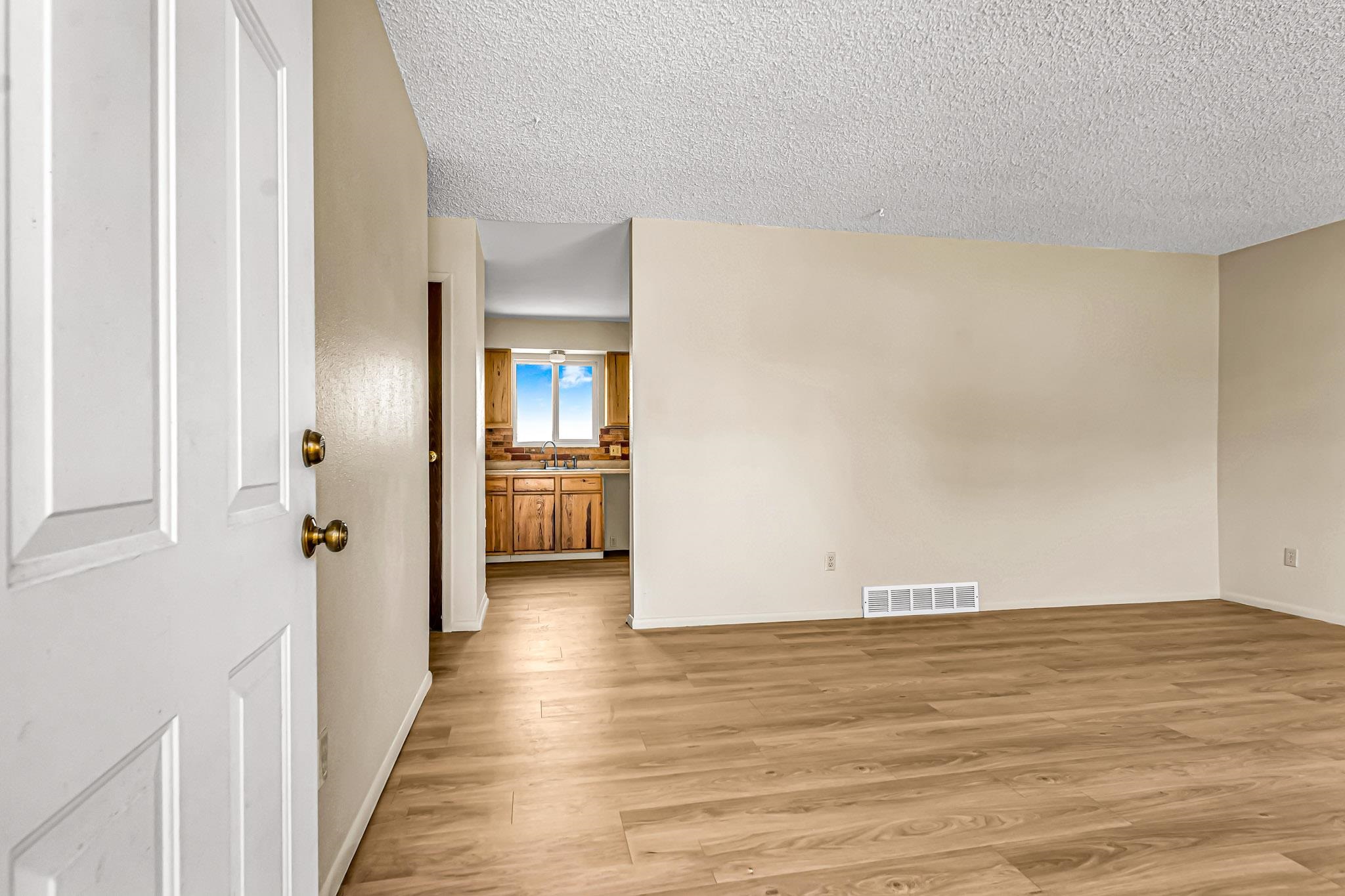 3215 1/2 Rood Avenue