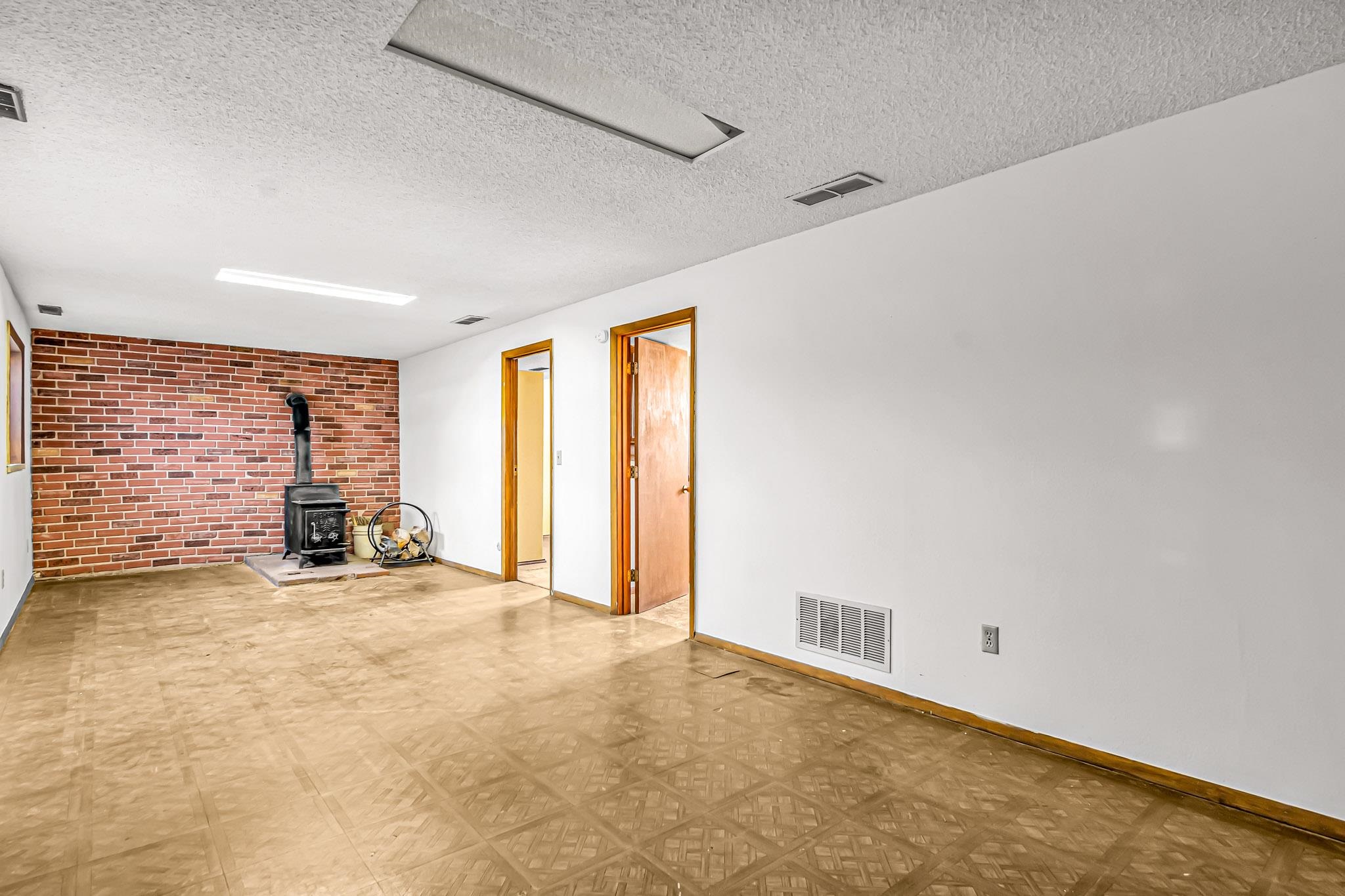 3215 1/2 Rood Avenue
