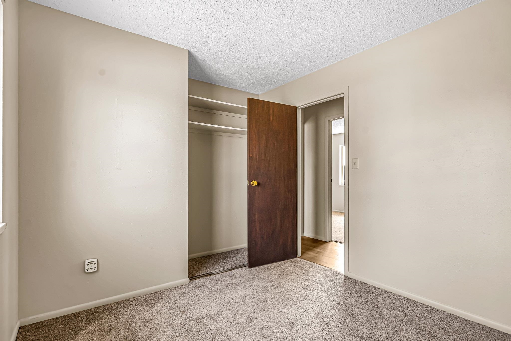 3215 1/2 Rood Avenue