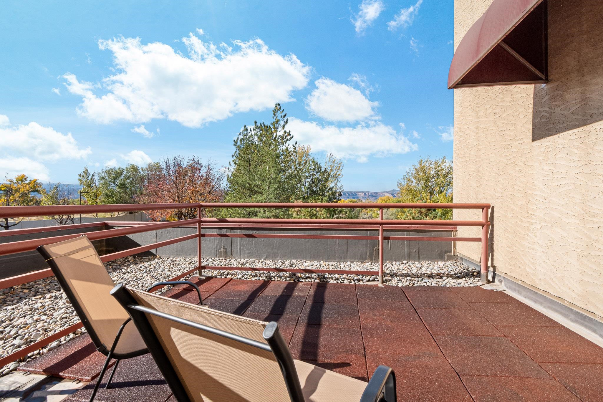 1111 Horizon Drive Unit: 211