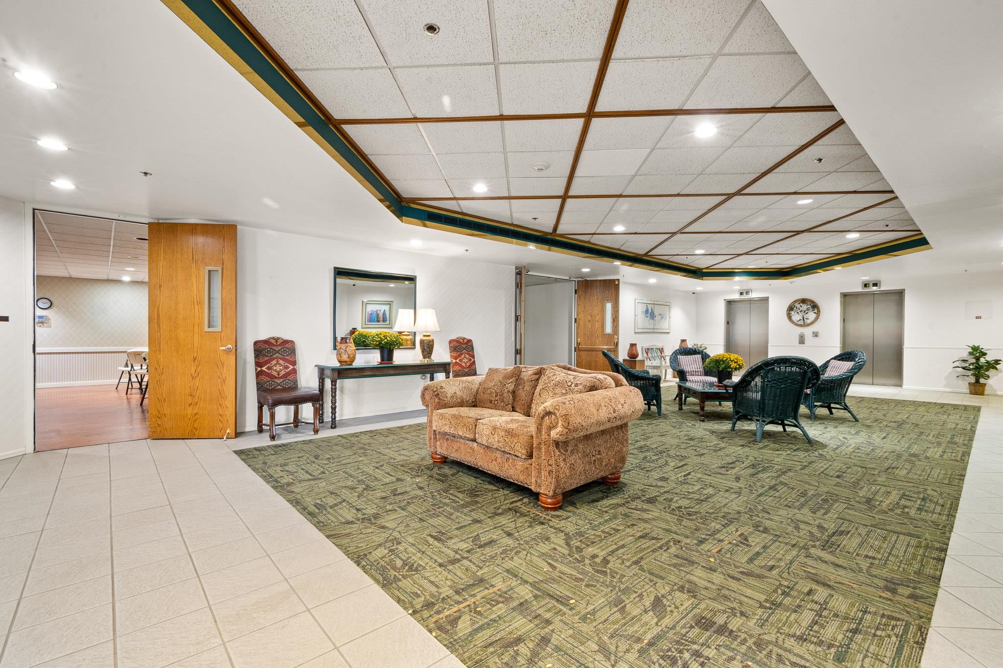1111 Horizon Drive Unit: 211