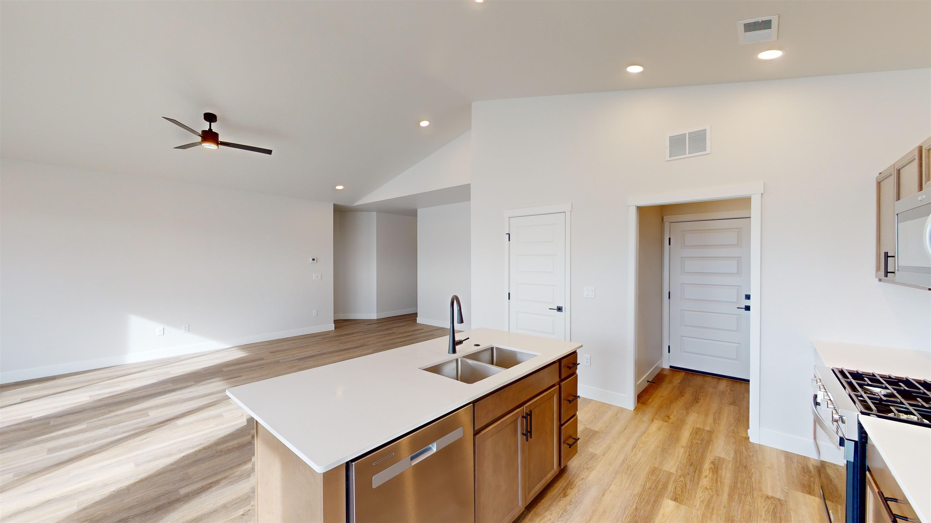2453 Hamilton Road Unit: B
