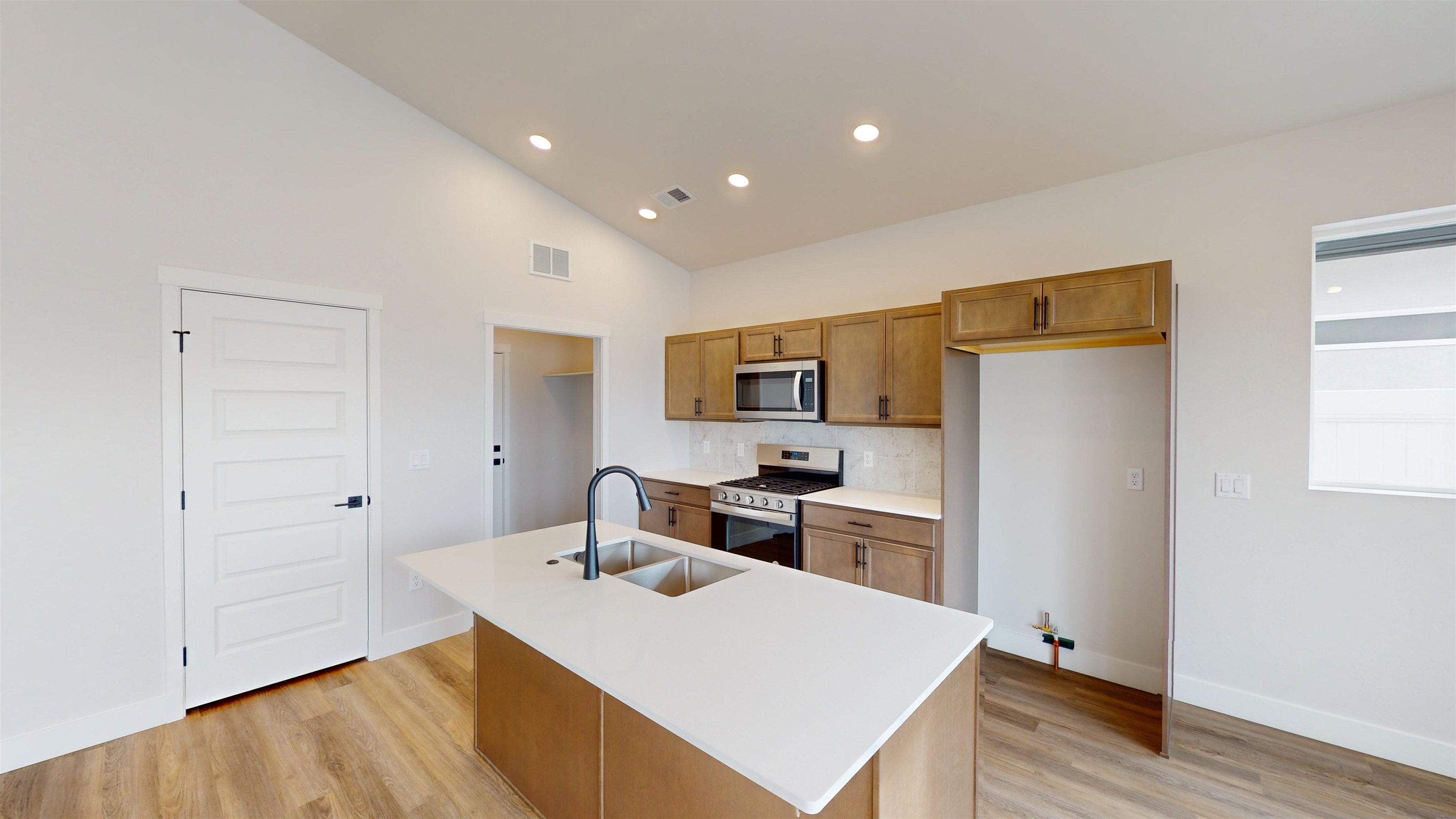 2453 Hamilton Road Unit: B