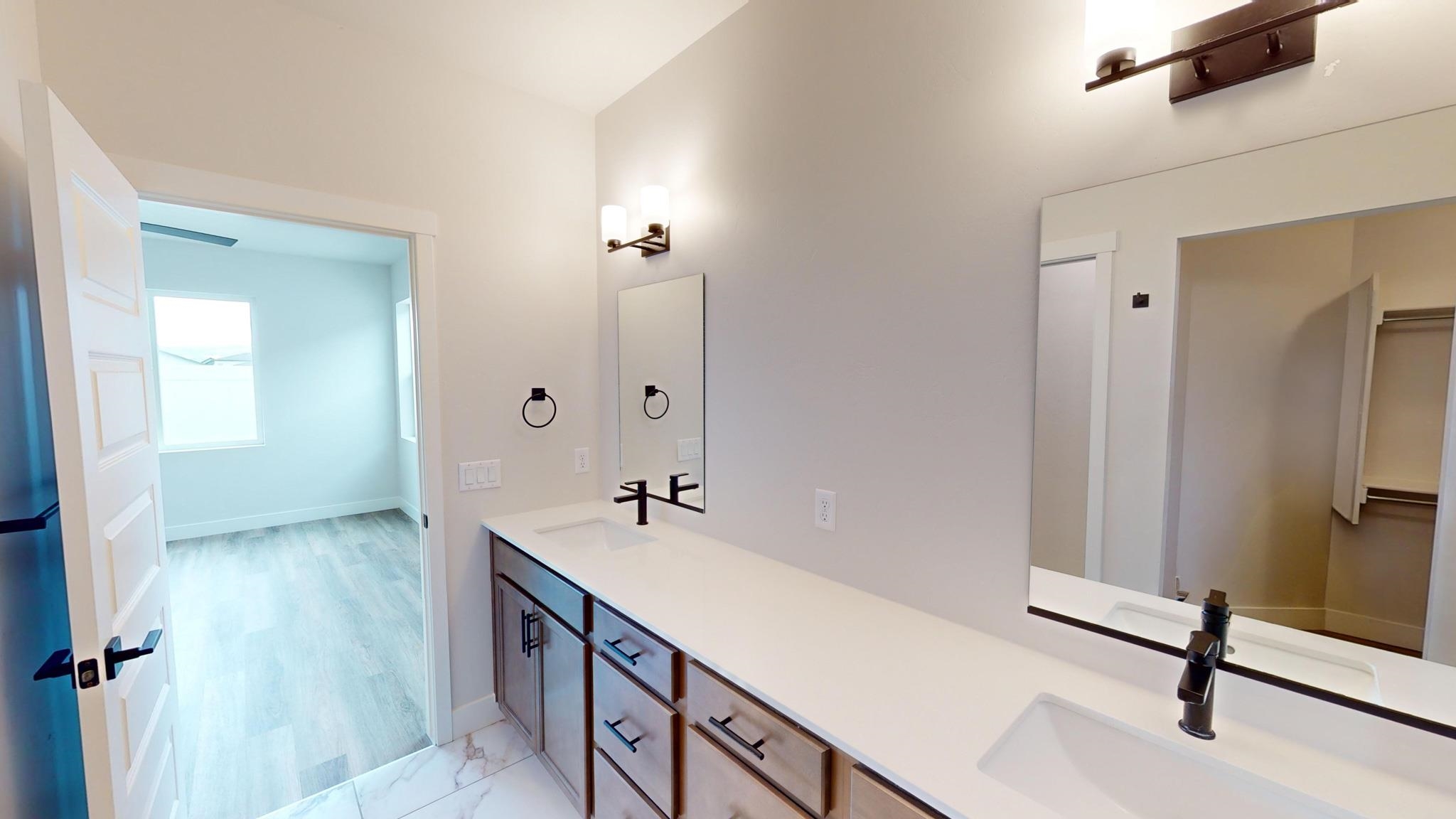 2453 Hamilton Road Unit: B