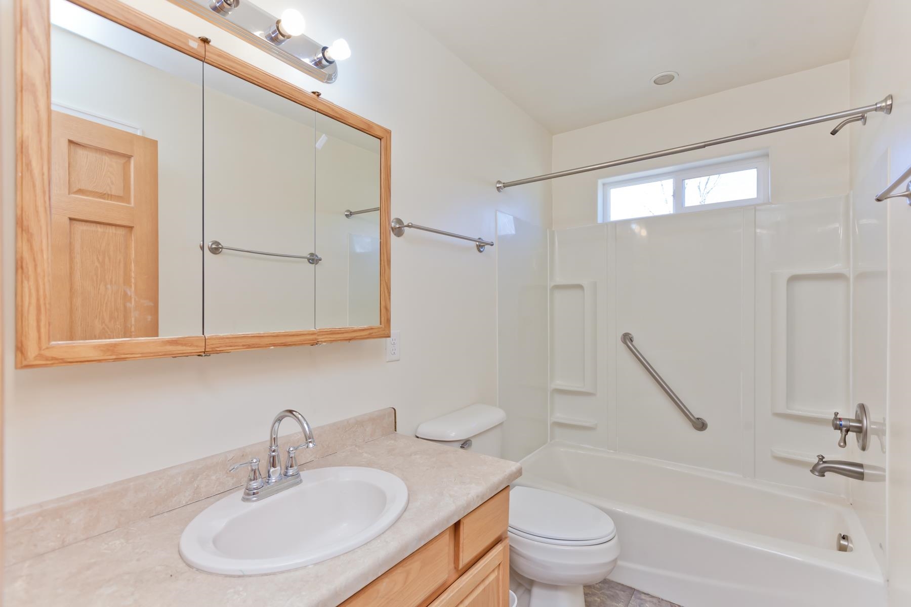 2950 E View Drive