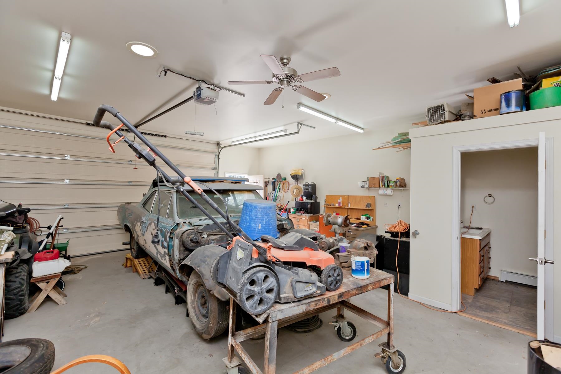 2950 E View Drive
