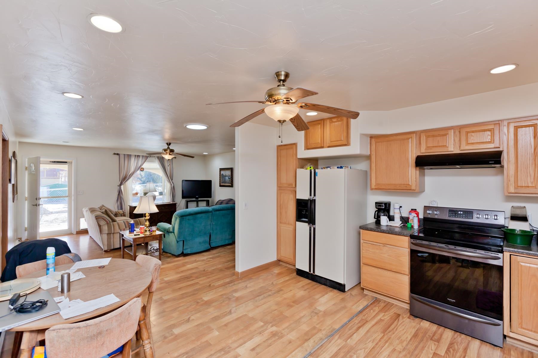 2950 E View Drive