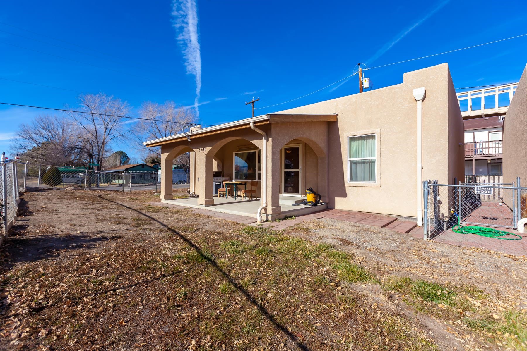 2950 E View Drive