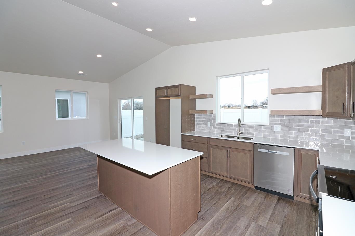 1653 Rusty Rivet Road