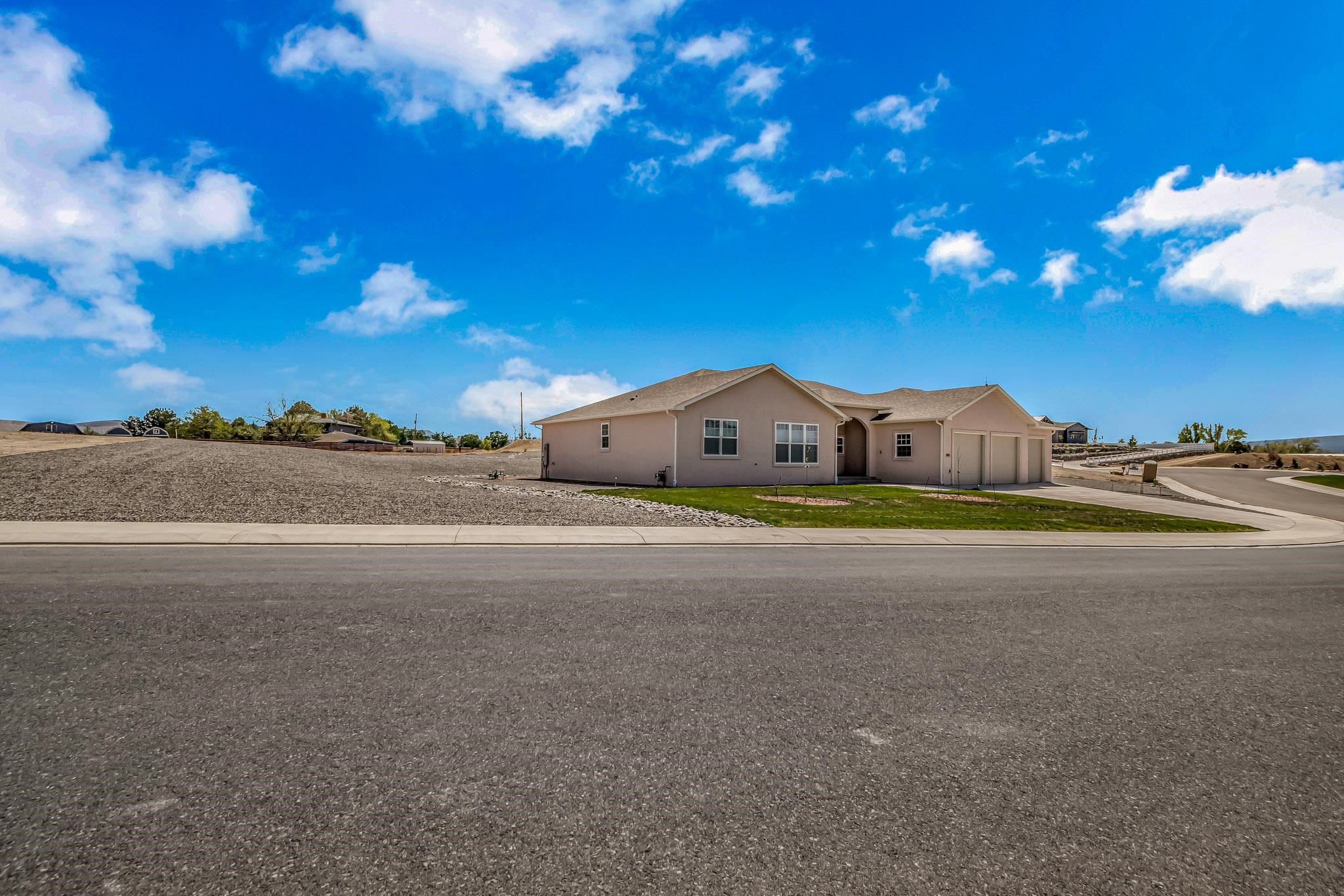 886 Quail Meadows Court