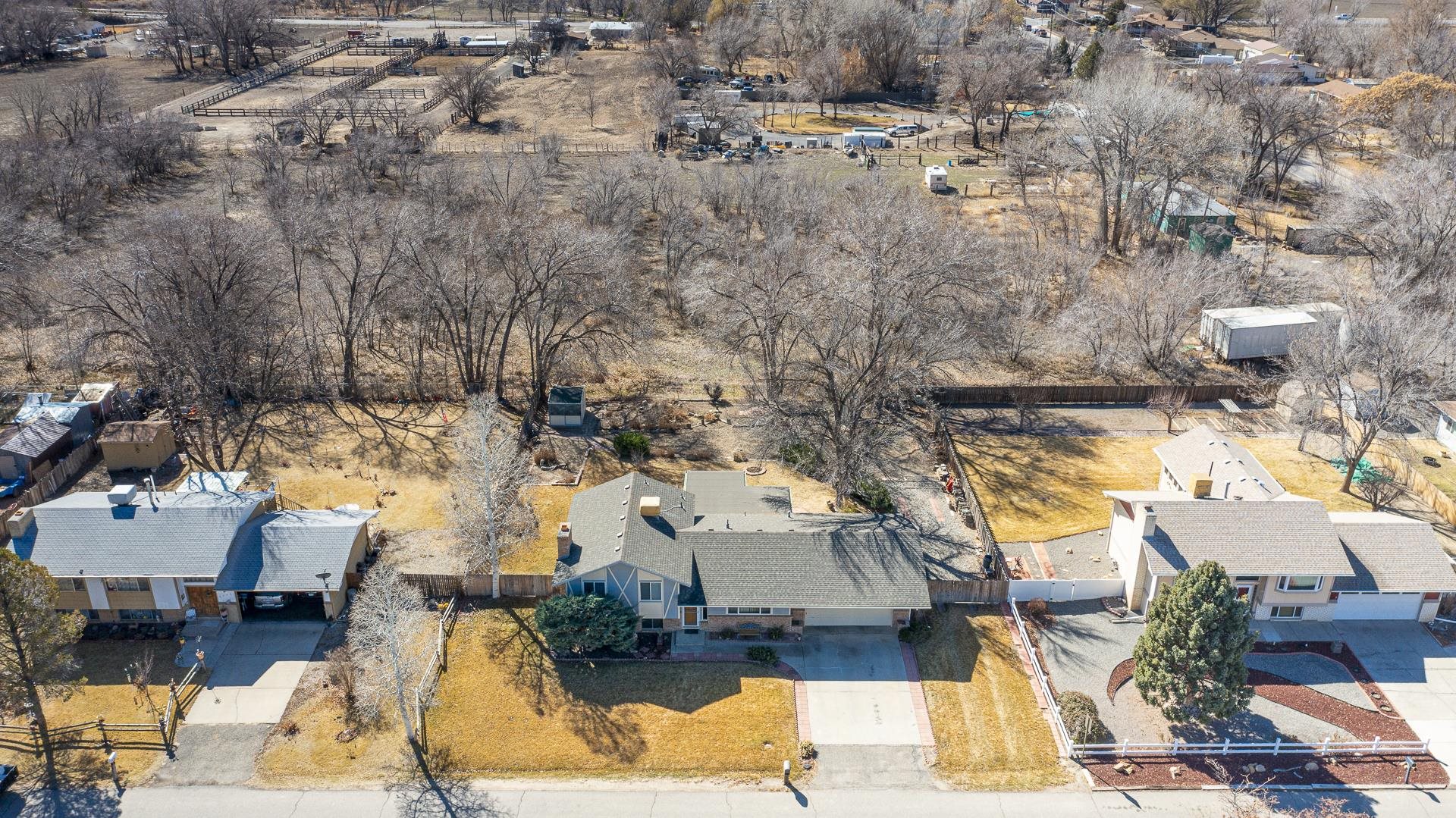 3305 Laurel Lane