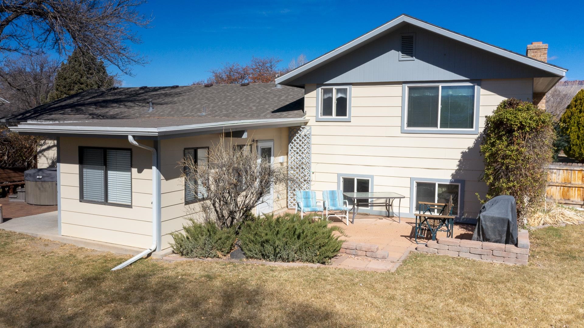 3305 Laurel Lane