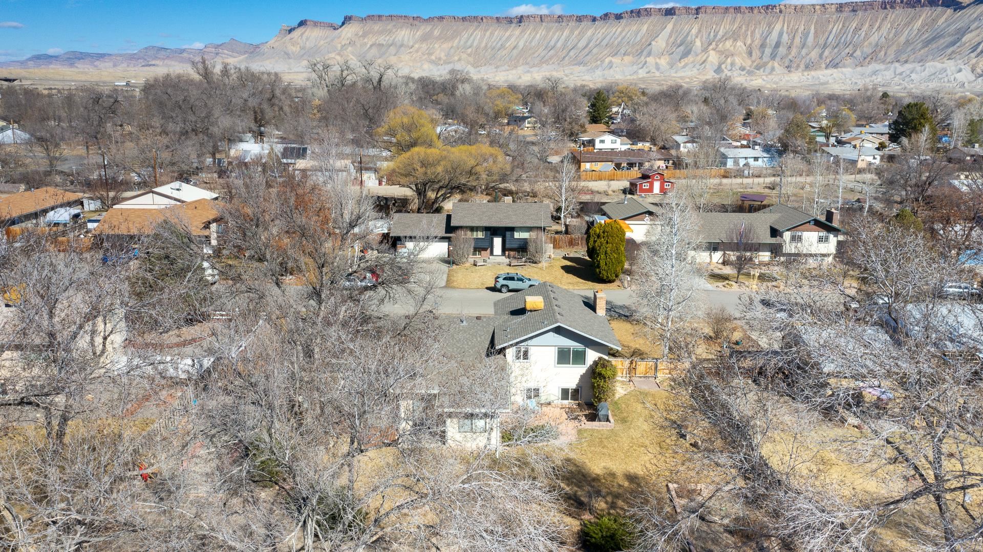 3305 Laurel Lane