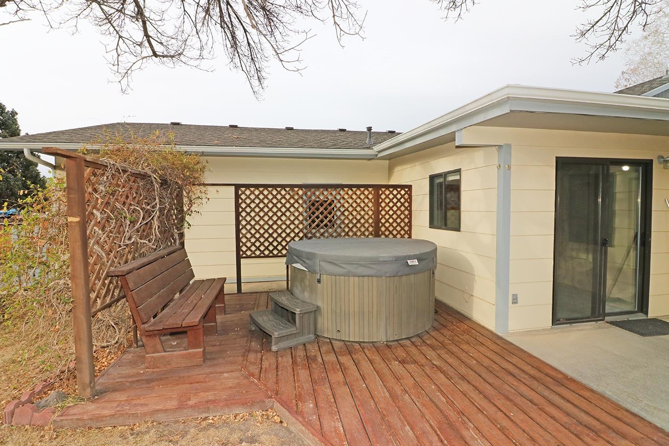 3305 Laurel Lane