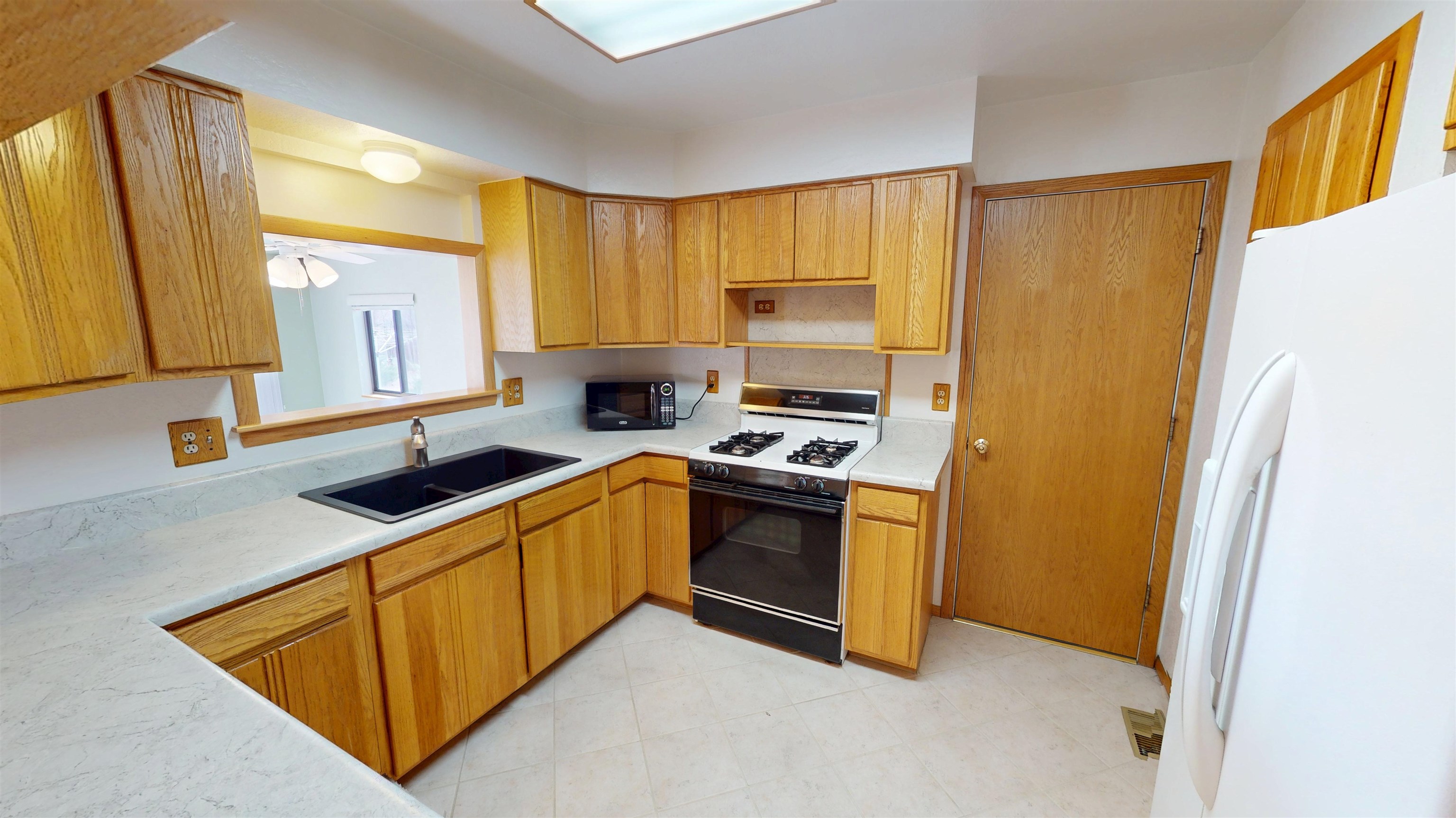 3305 Laurel Lane