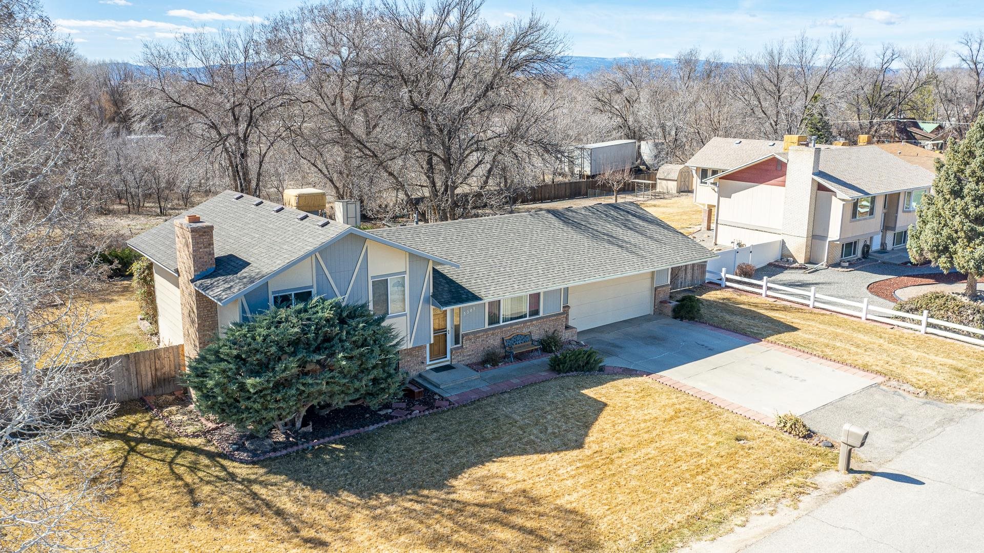 3305 Laurel Lane
