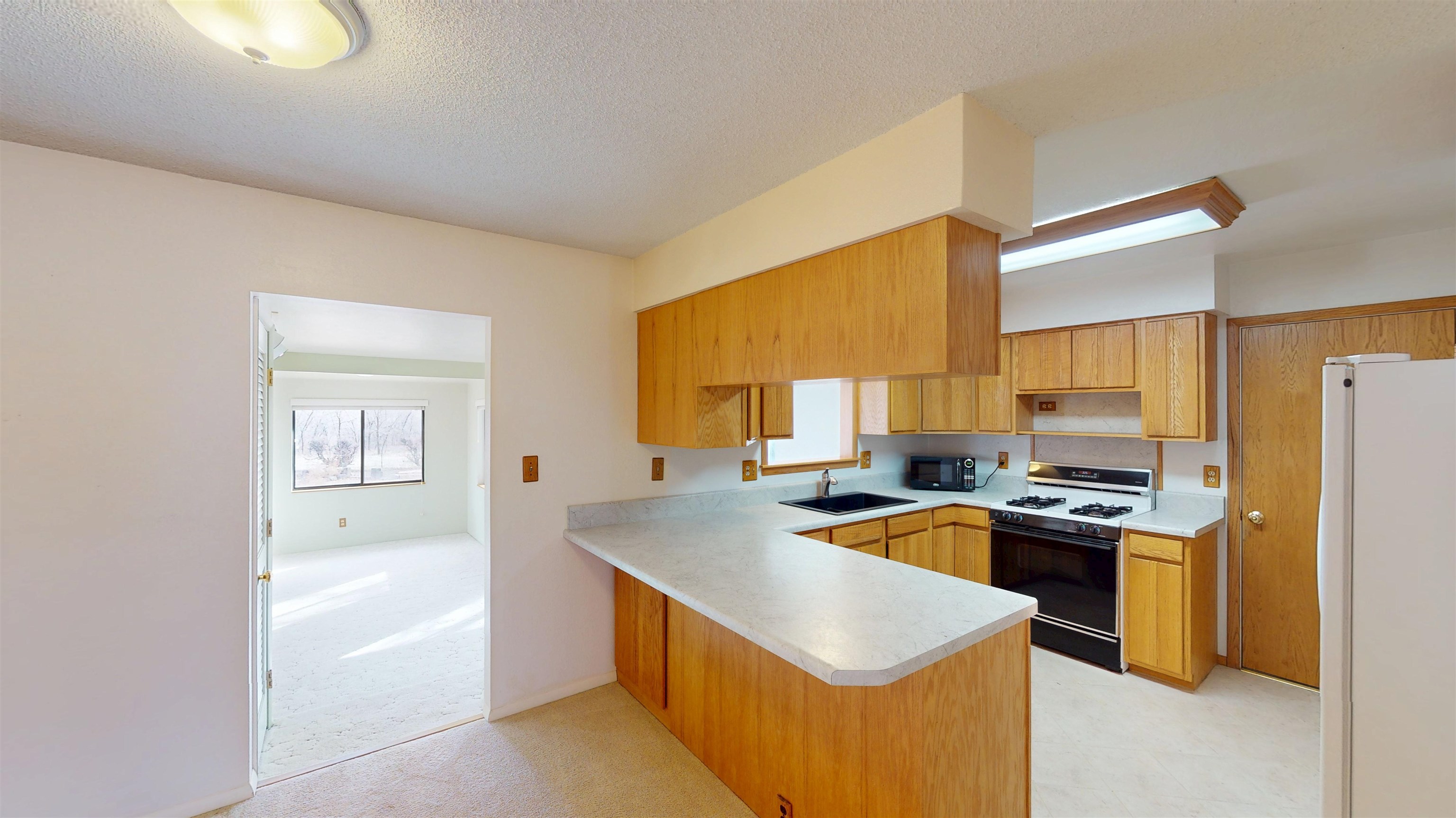 3305 Laurel Lane