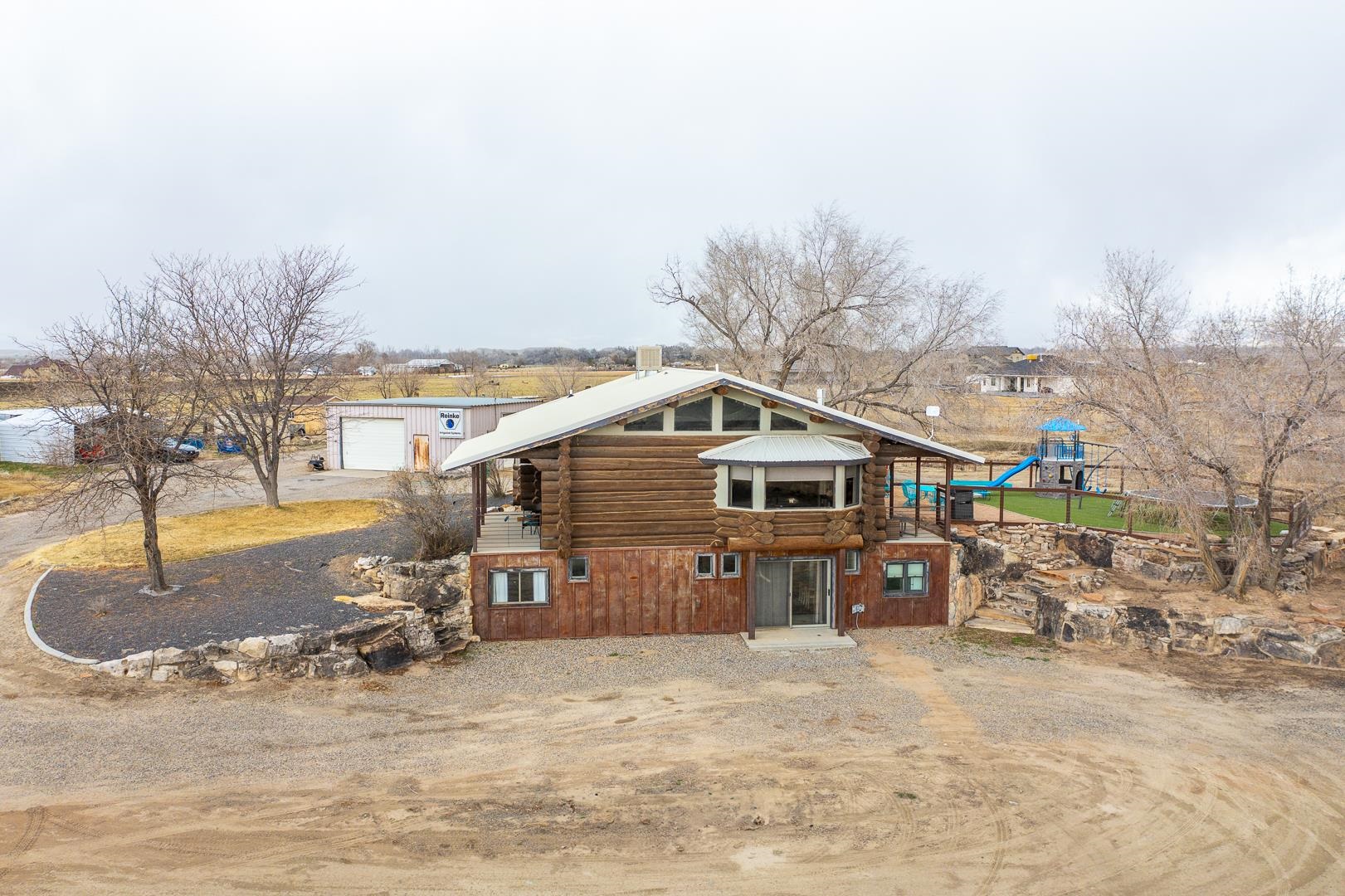 1832 L Road