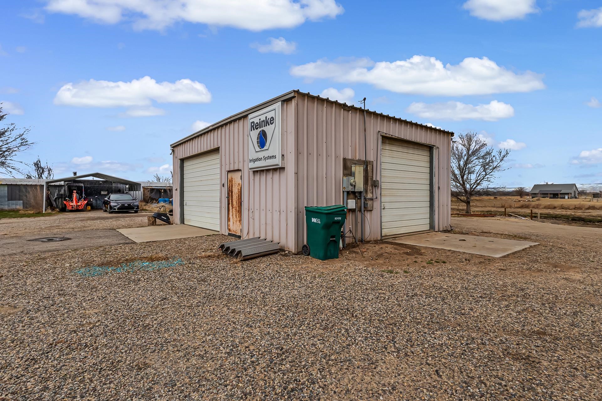 1832 L Road