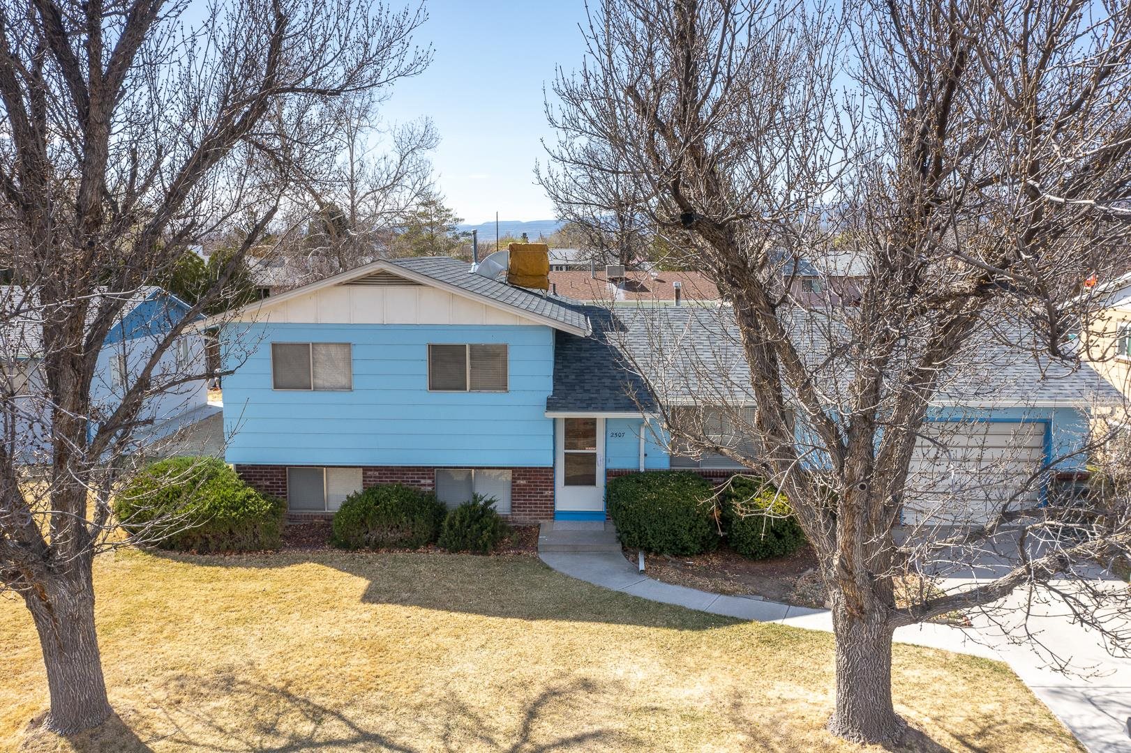 2507 Walnut Avenue