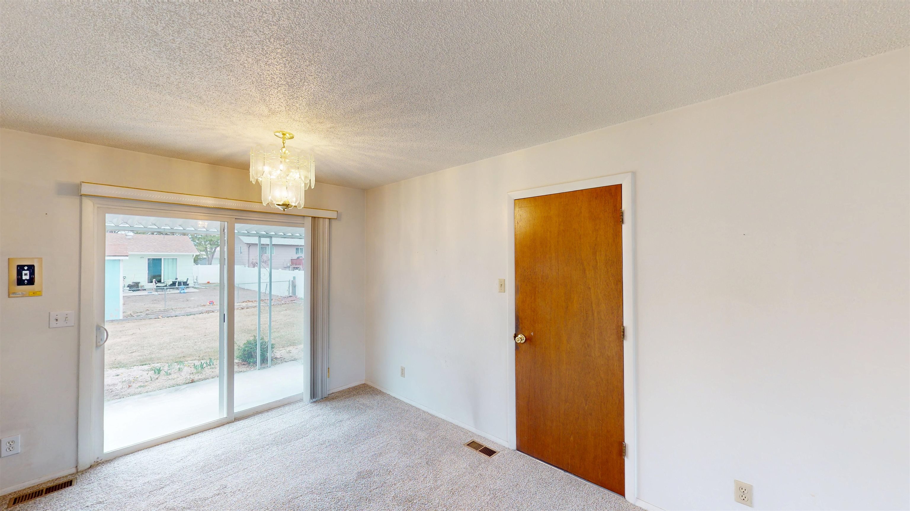 2507 Walnut Avenue