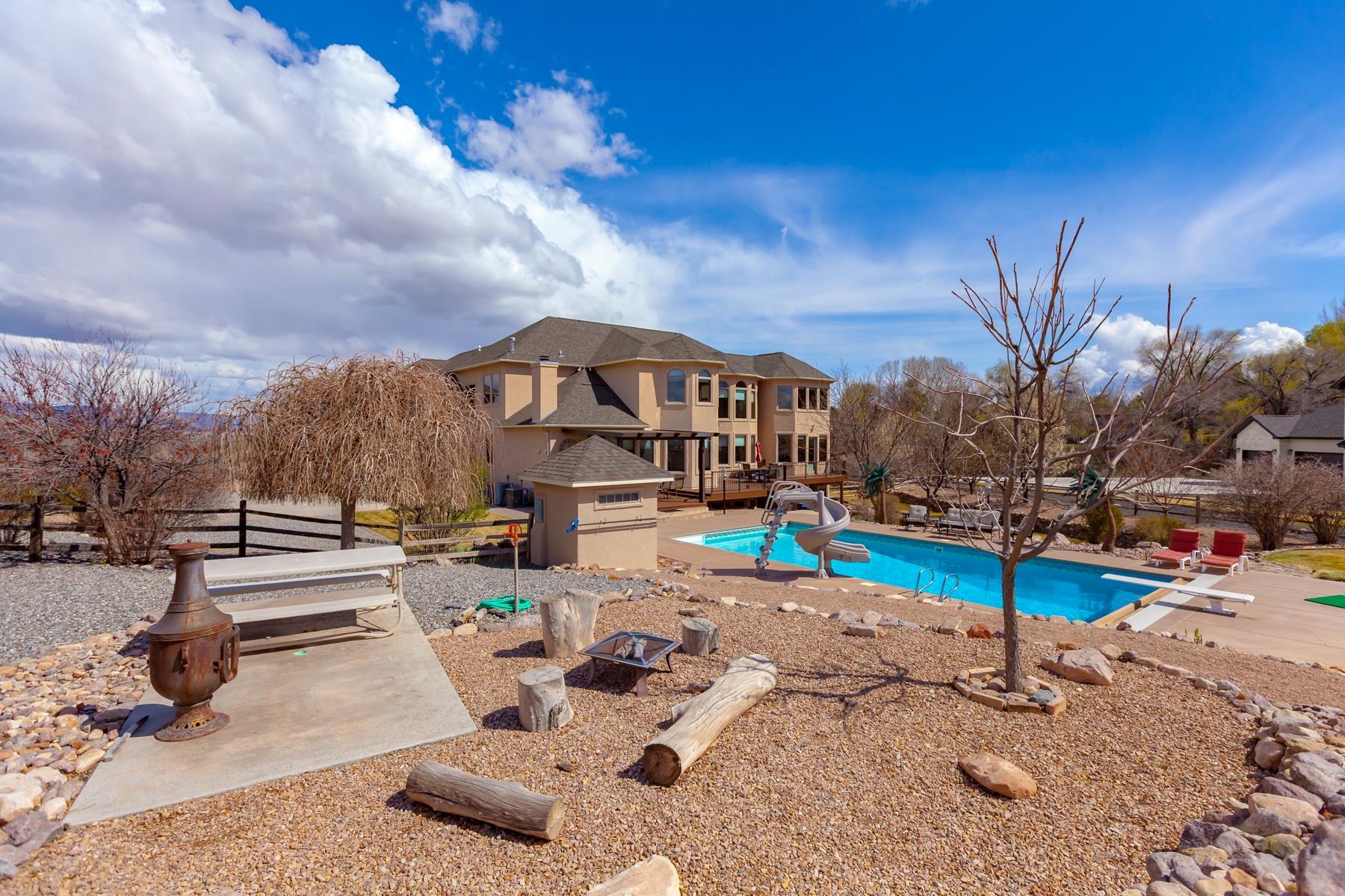 722 Washington Court