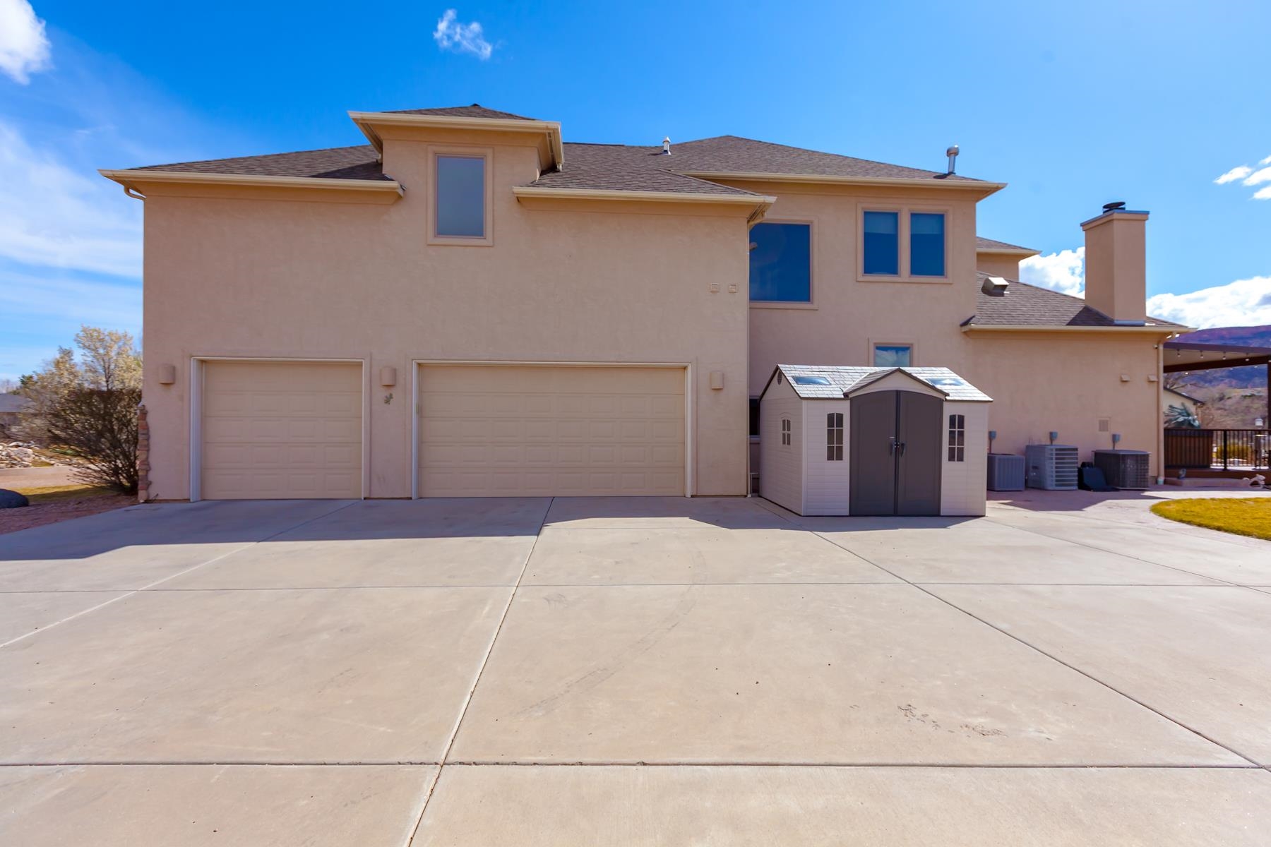 722 Washington Court