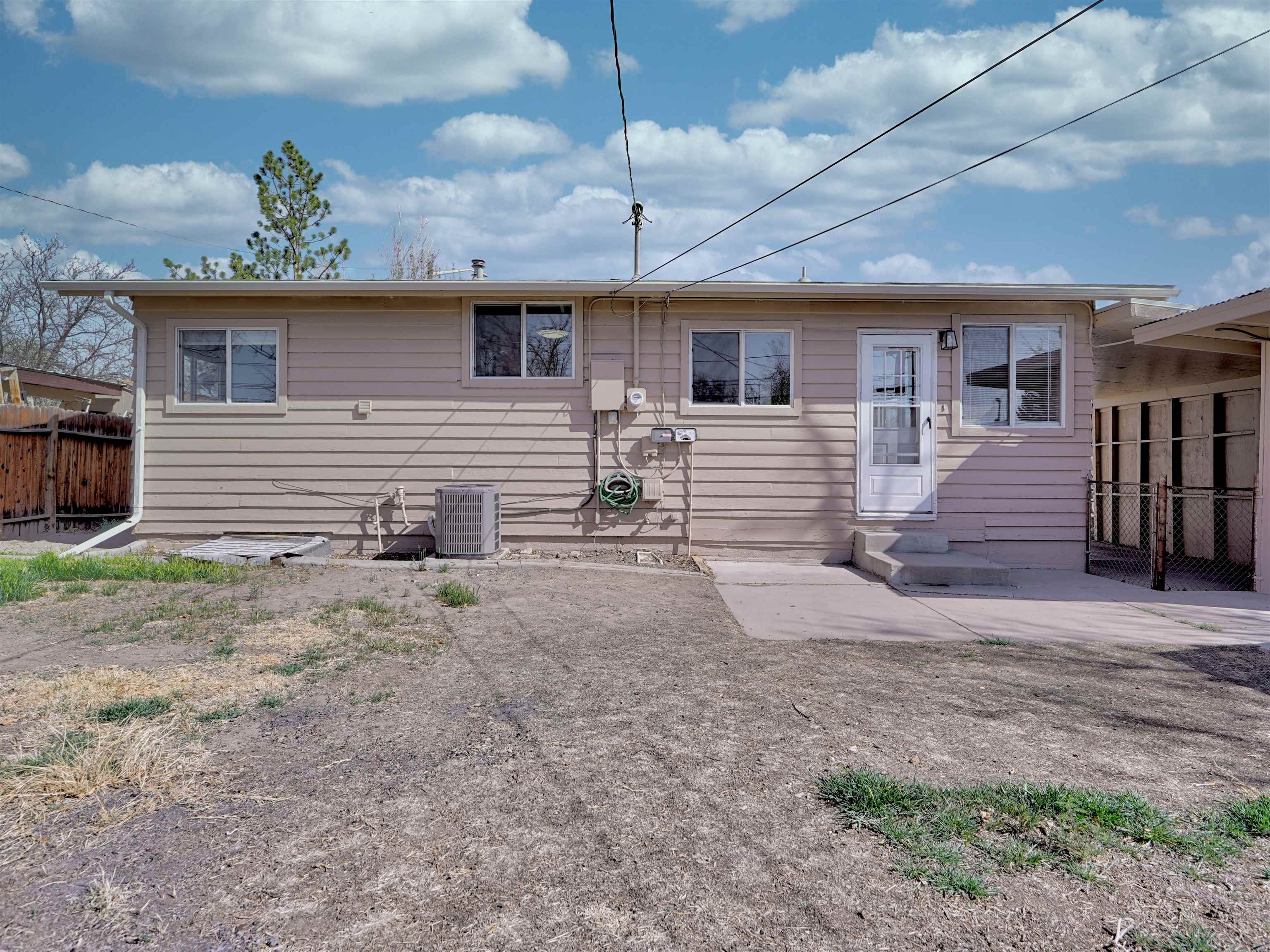 2117 Manor Avenue