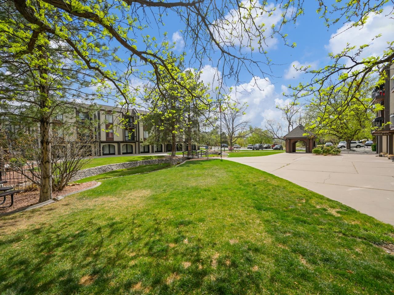 3156 Lakeside Drive Unit: 207