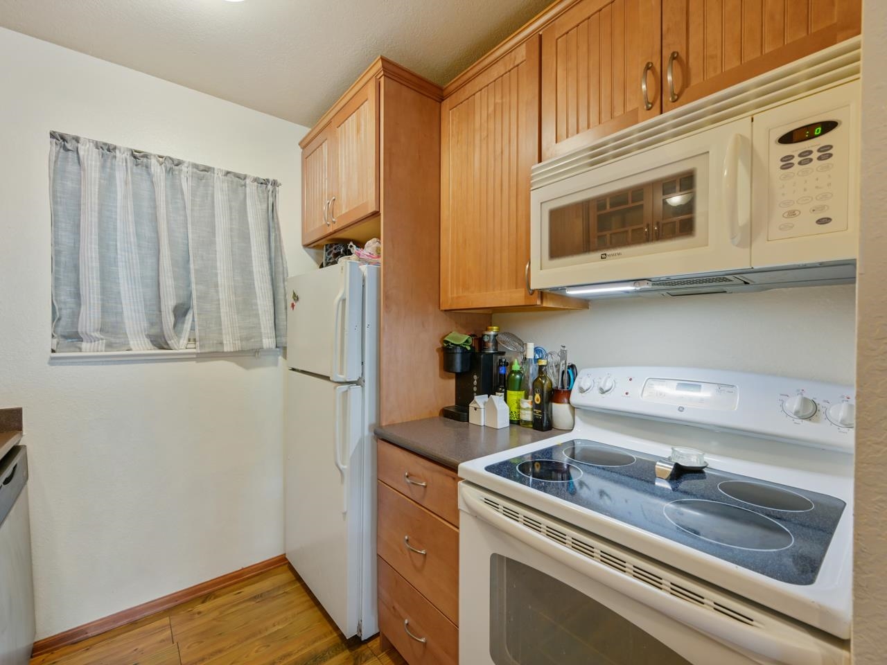 3156 Lakeside Drive Unit: 207