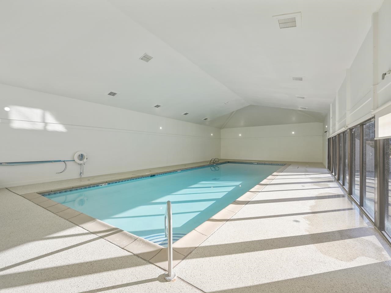 3156 Lakeside Drive Unit: 207