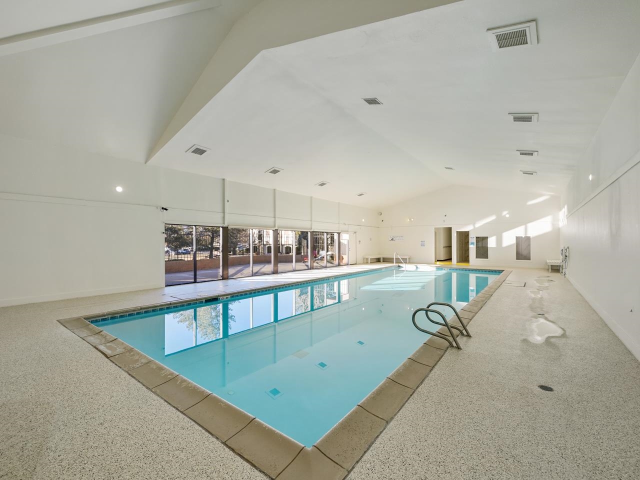 3156 Lakeside Drive Unit: 207