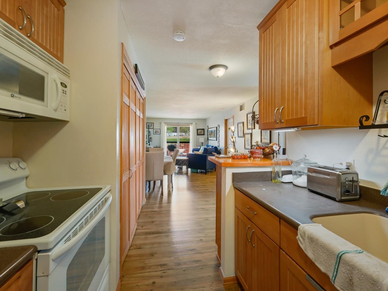 3156 Lakeside Drive Unit: 207