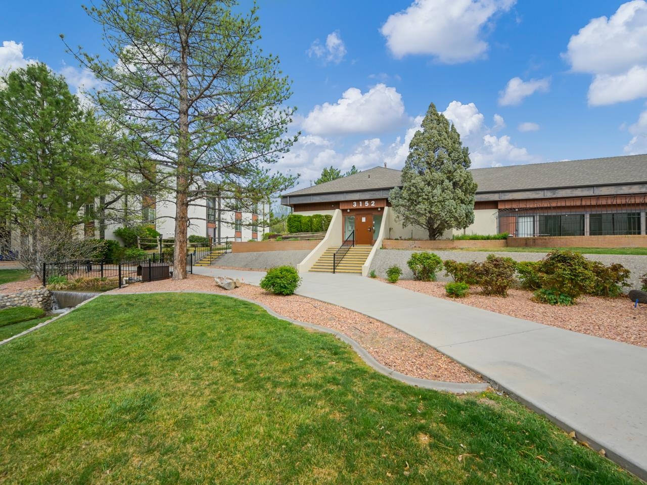 3156 Lakeside Drive Unit: 207