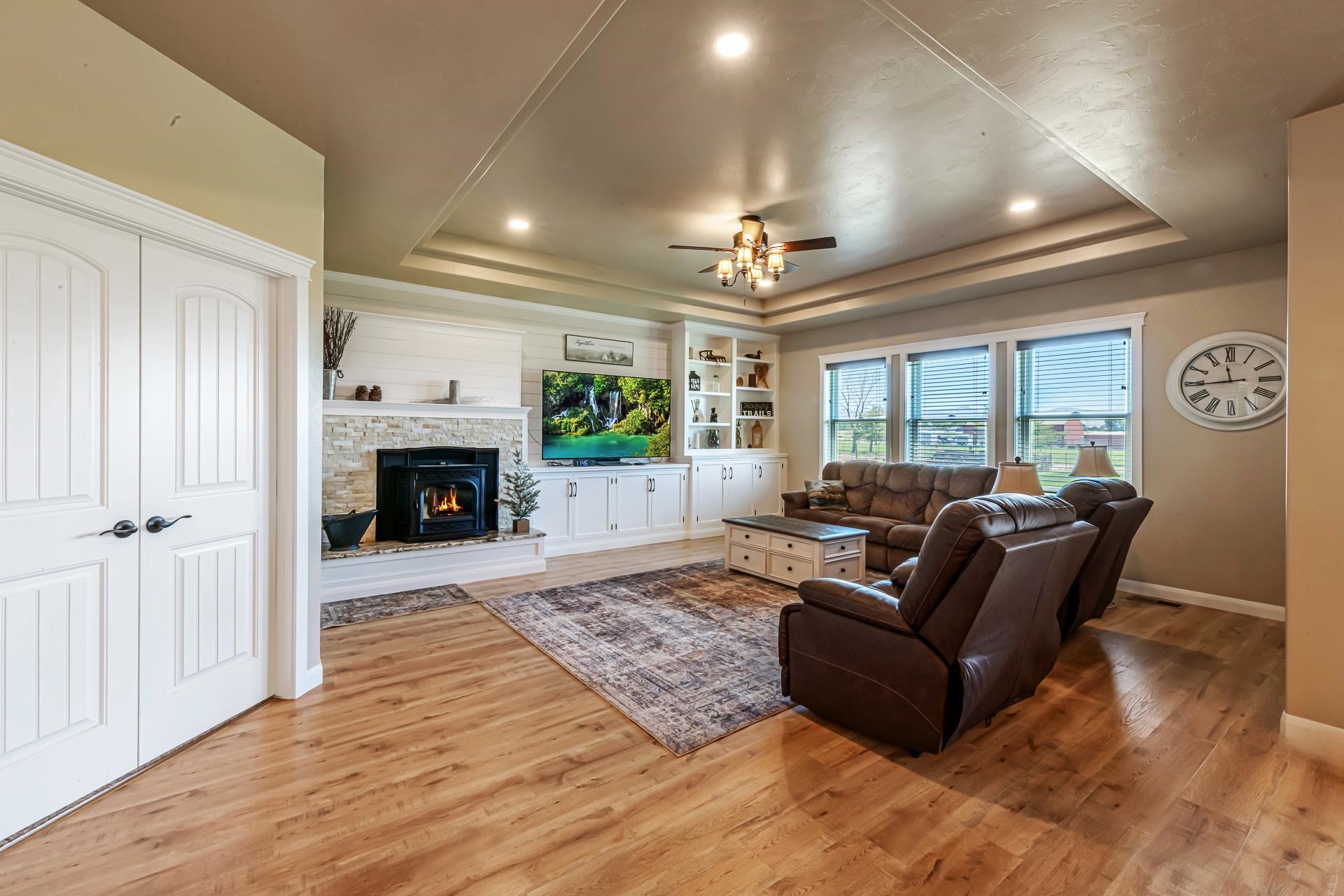 986 FARM HOUSE ROAD