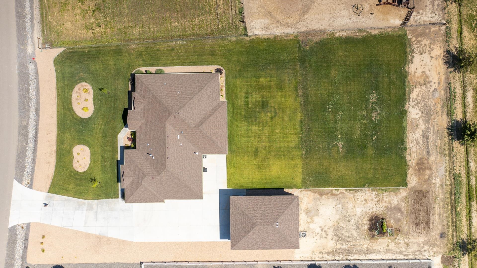 986 FARM HOUSE ROAD
