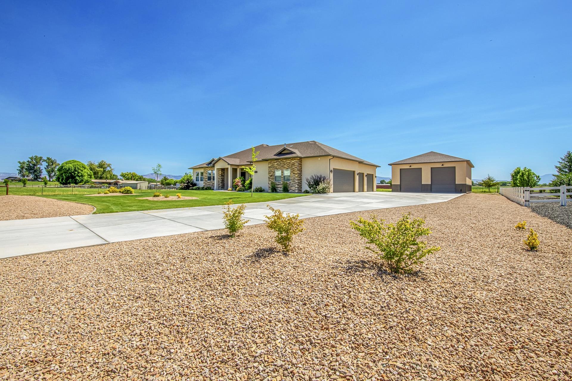 986 FARM HOUSE ROAD