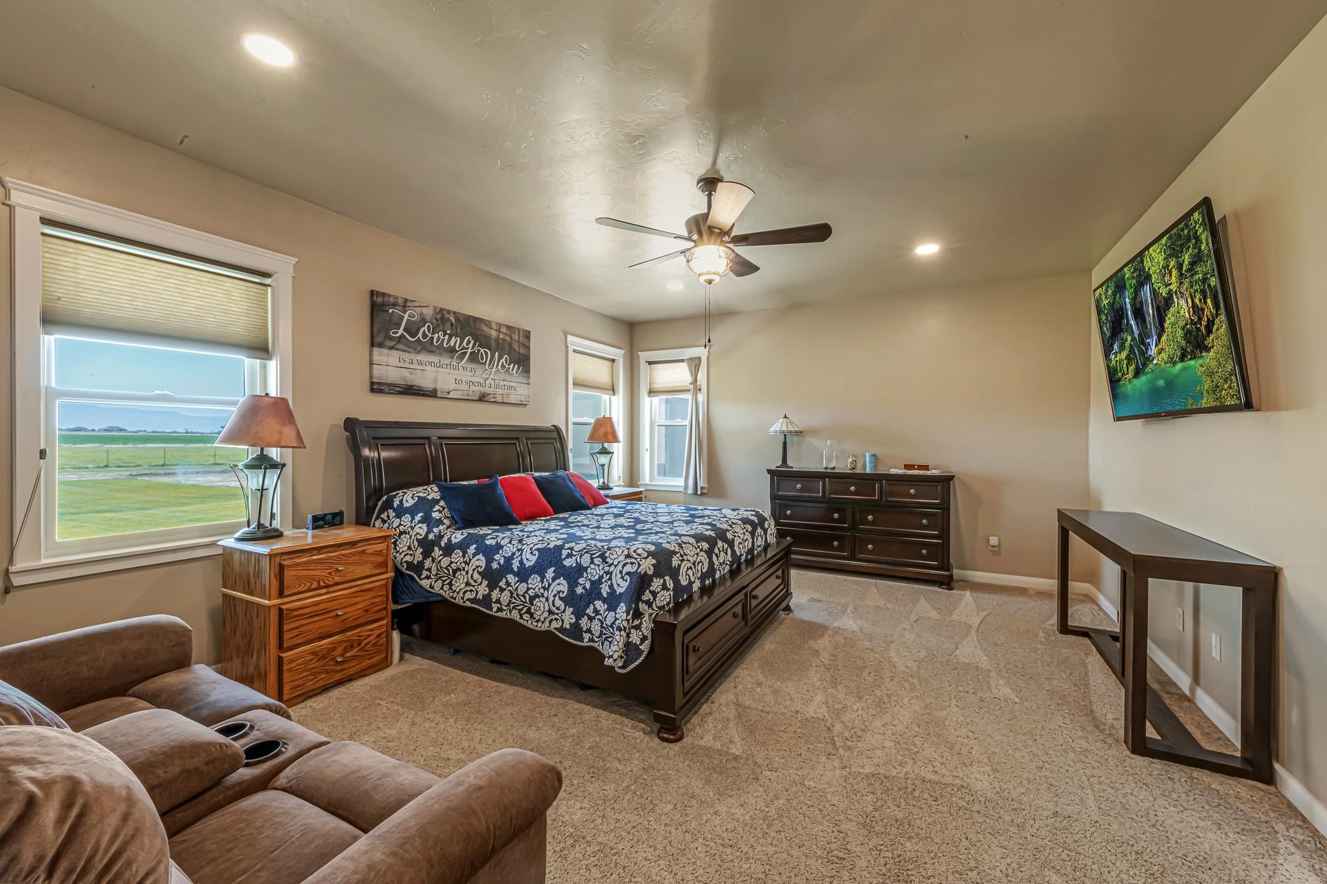986 FARM HOUSE ROAD