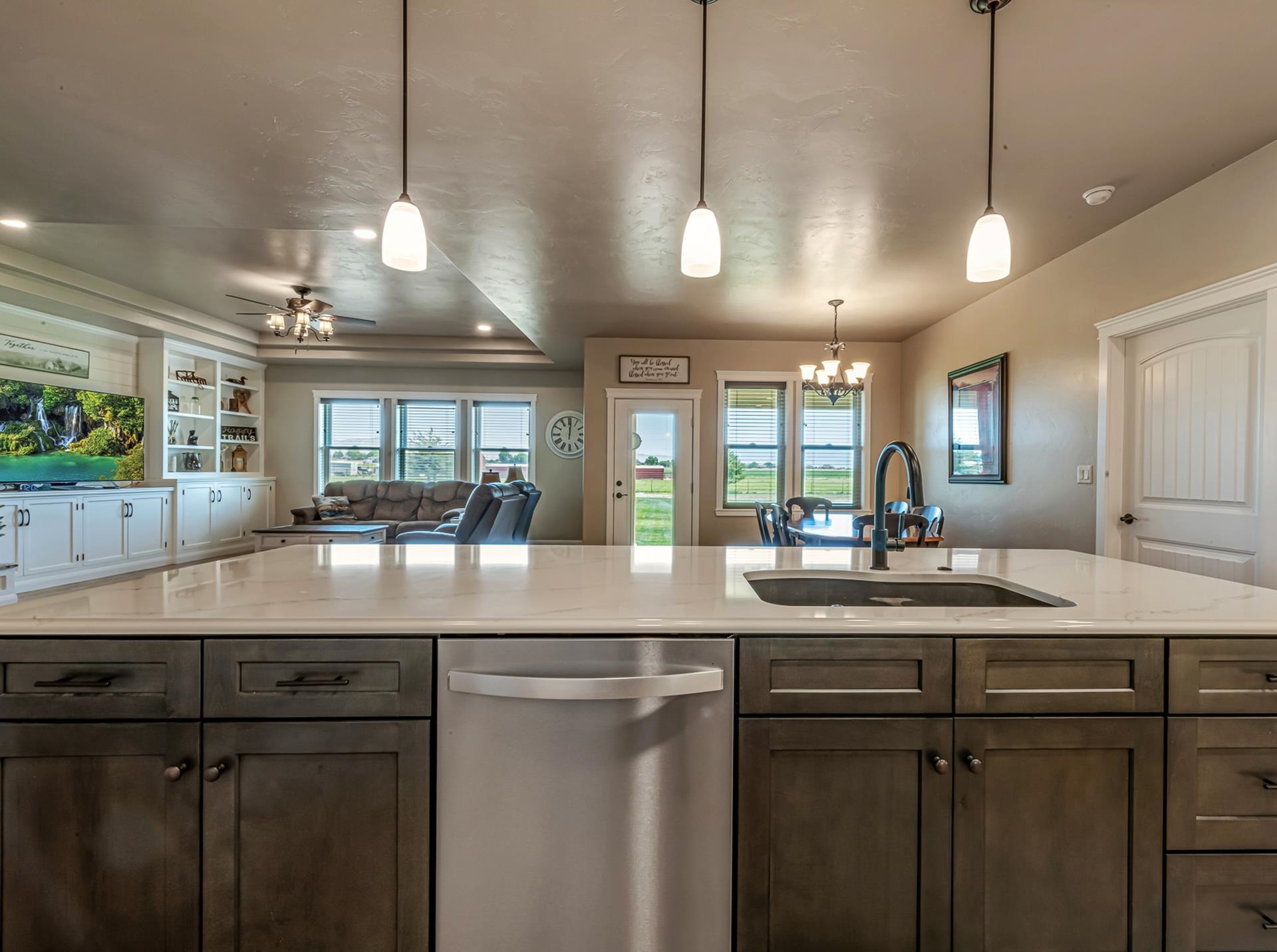 986 FARM HOUSE ROAD