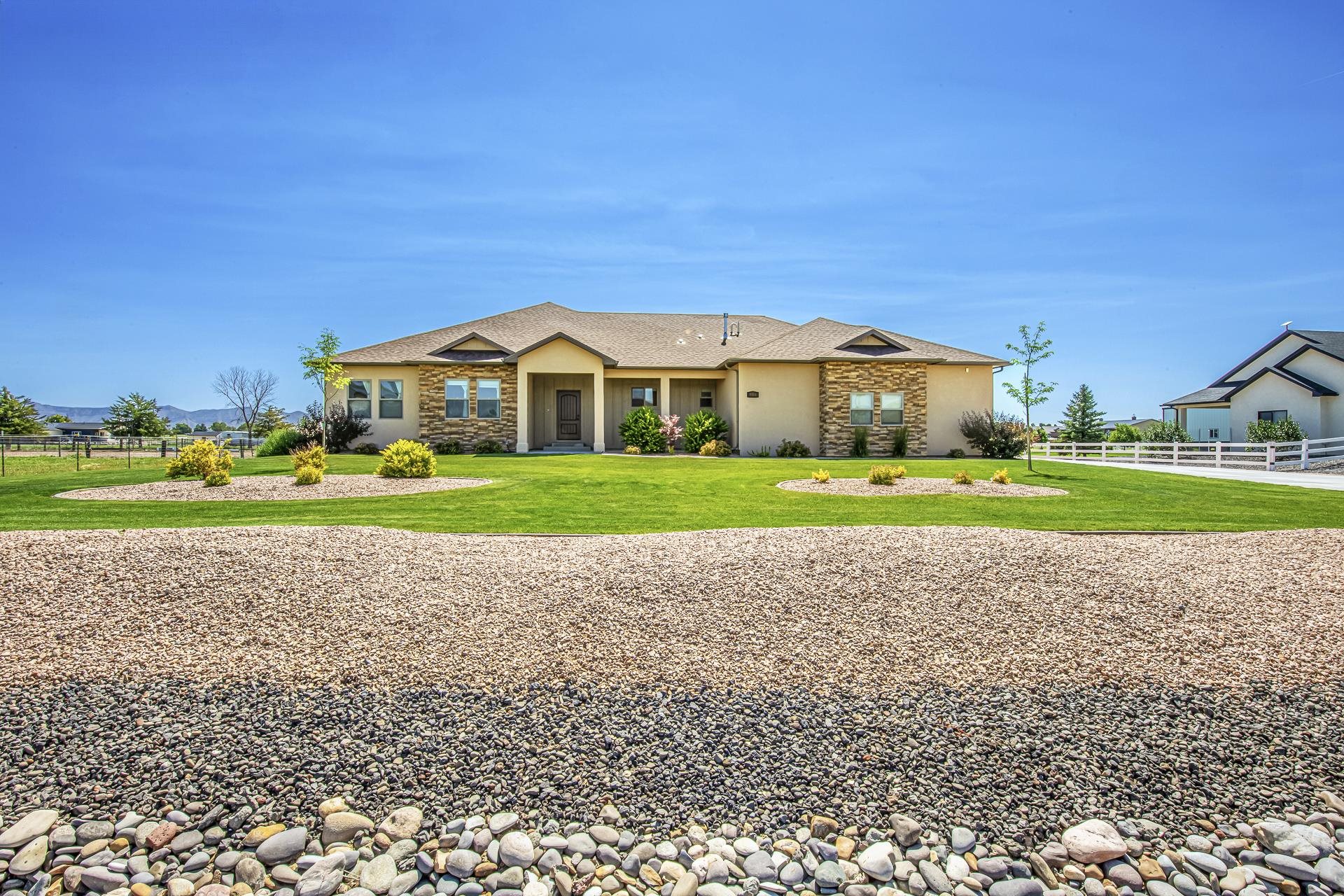 986 FARM HOUSE ROAD