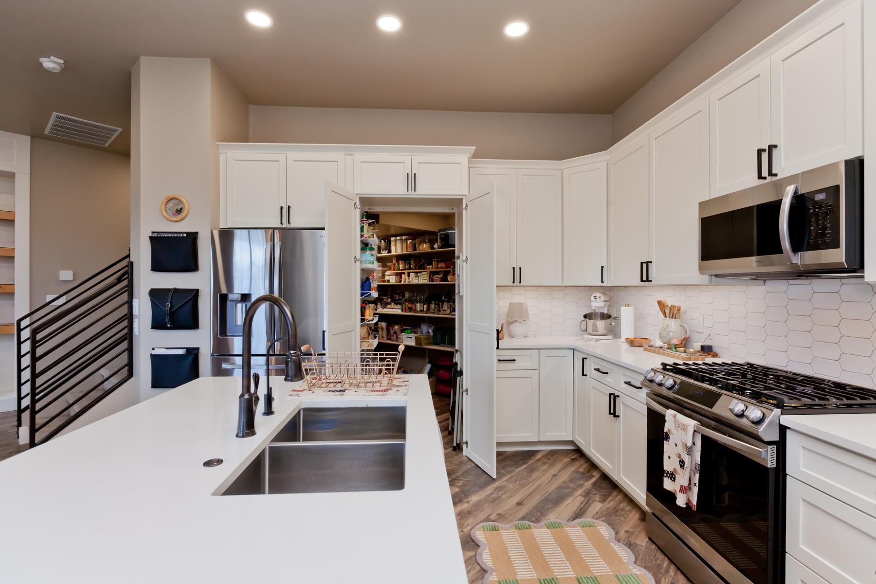 2362 GREEN APPLE DRIVE