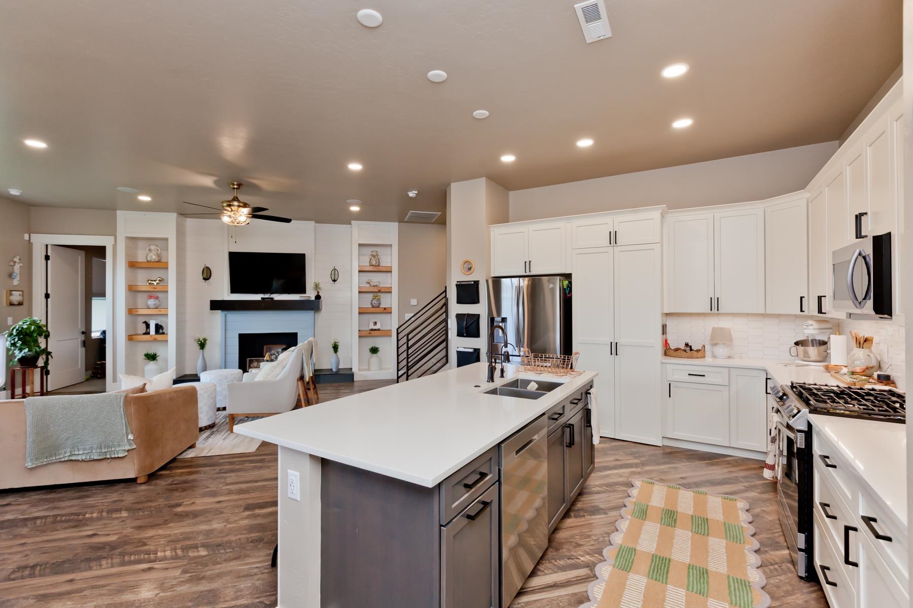 2362 GREEN APPLE DRIVE