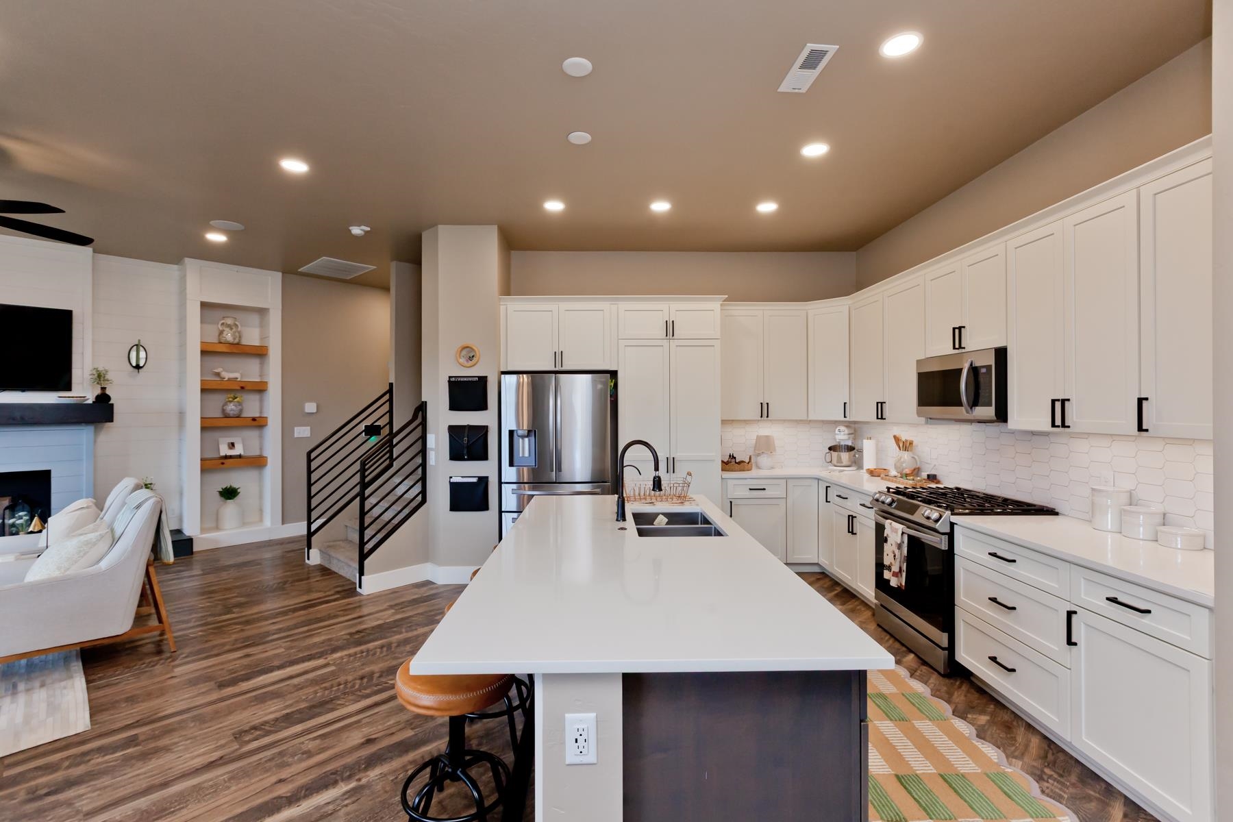 2362 GREEN APPLE DRIVE