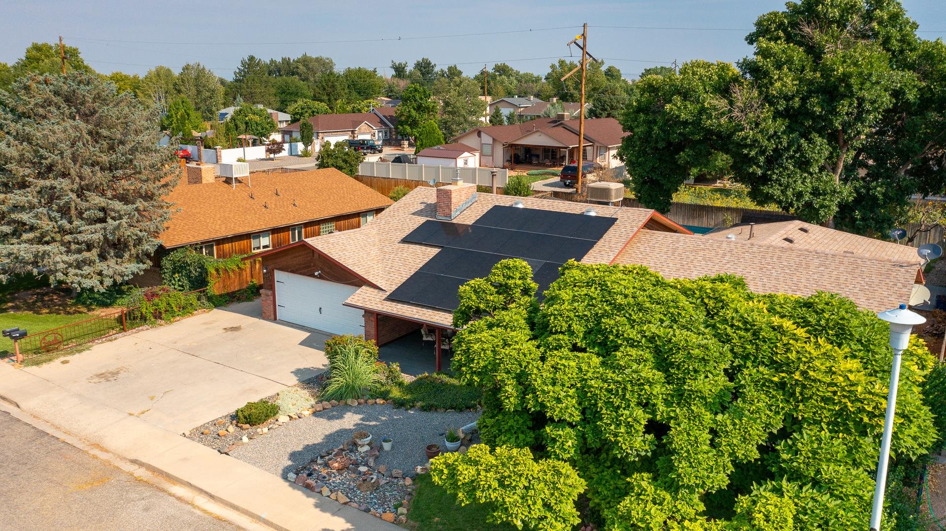 2412 Applewood Circle